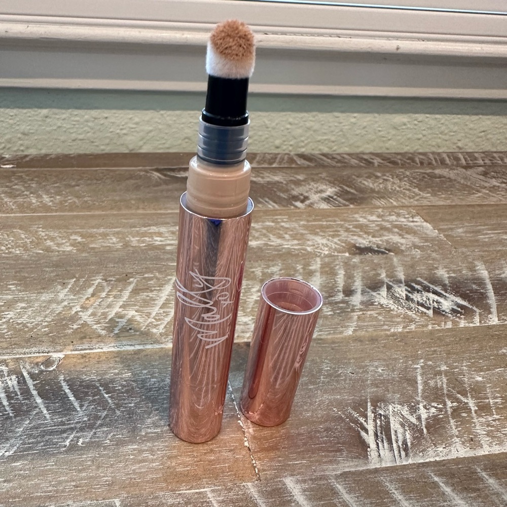 Mally Plush Pen Brightening Concealer